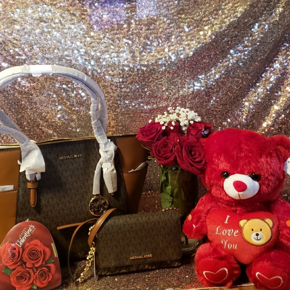 2 Michael Kors bags with matching wallets